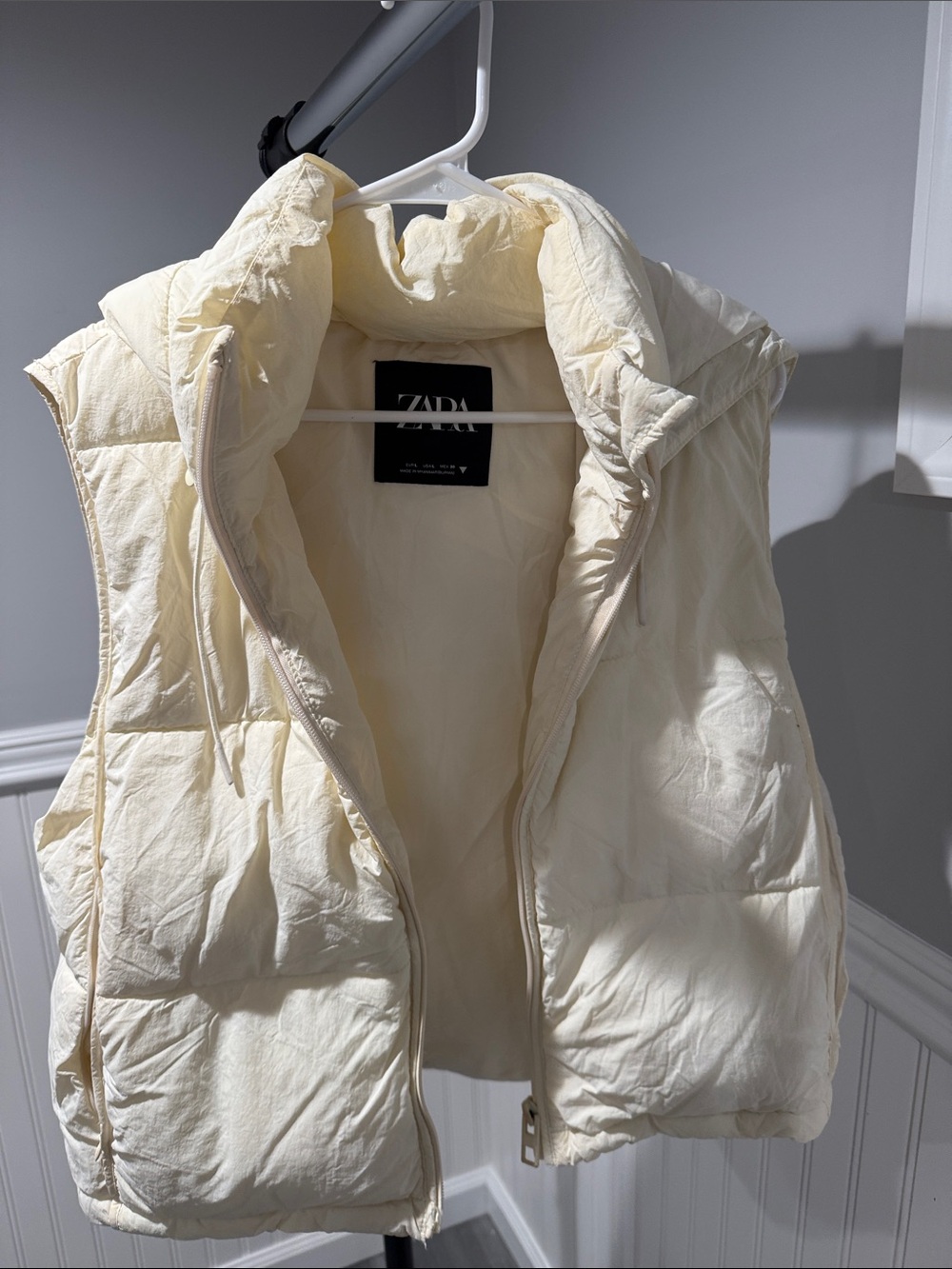 Zara Off-White Quilted Puffer Vest with Hood